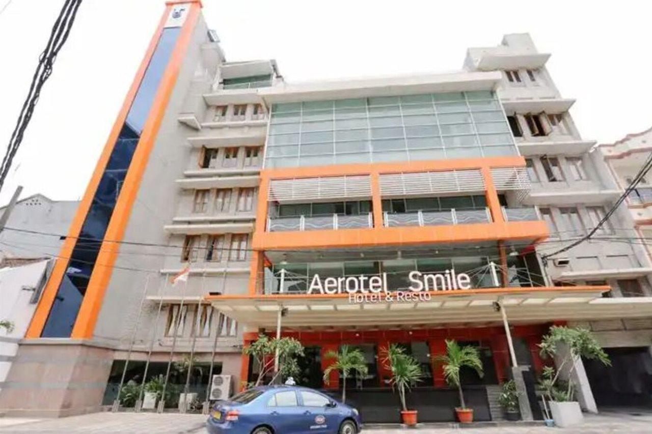 Aerotel Smile Losari Macasar Exterior foto