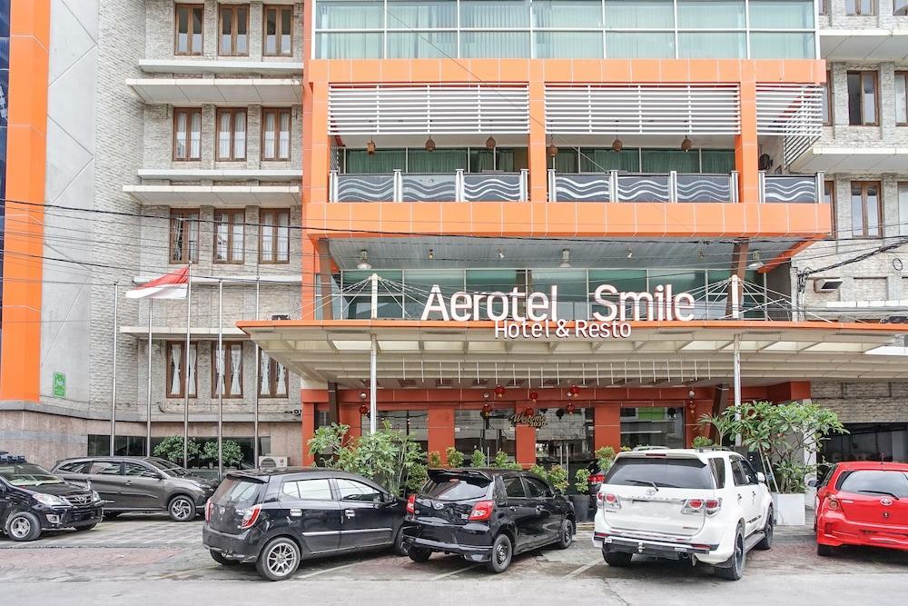 Aerotel Smile Losari Macasar Exterior foto